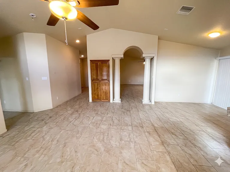 2181 S 37th Ave — Photo 3