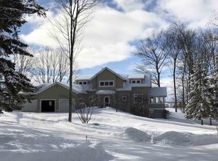 140 Birchwood Dr, Harbor Springs, MI 49740
