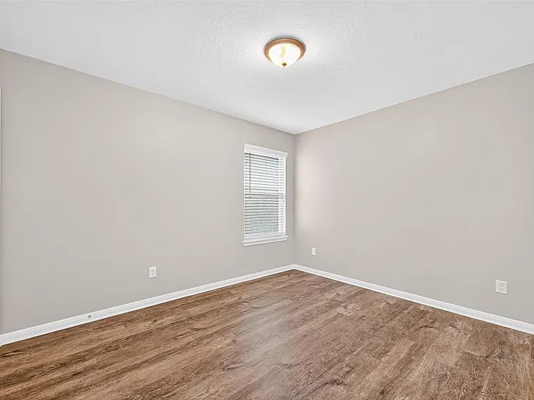 246 Brocks Ln — Photo 24