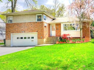 927 Richmond Rd, East Meadow, NY 11554