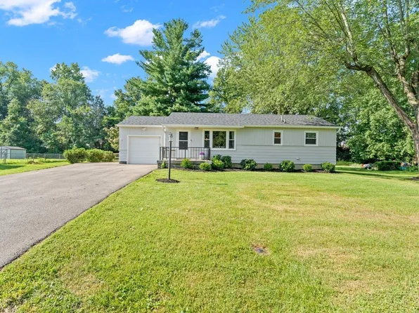 28 McArthur Dr, Amelia, OH 45102