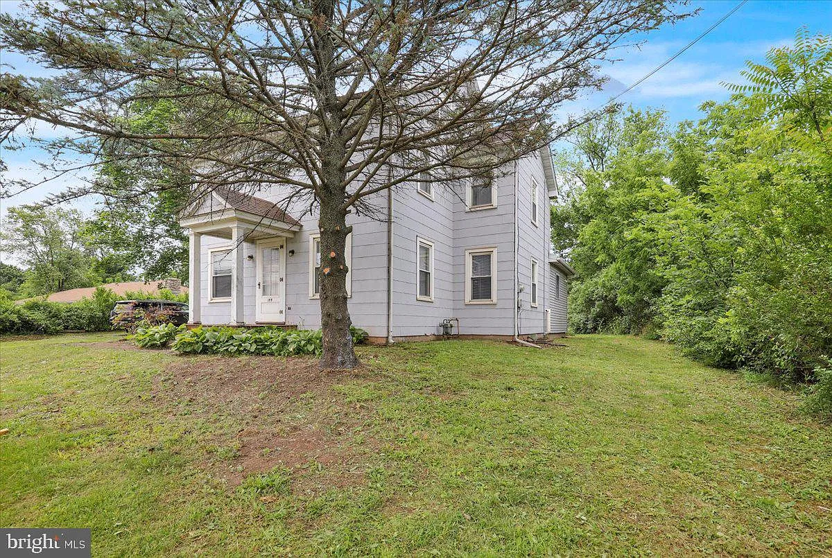 4 bed, 1836 sqft, $2,400 — Photo 4