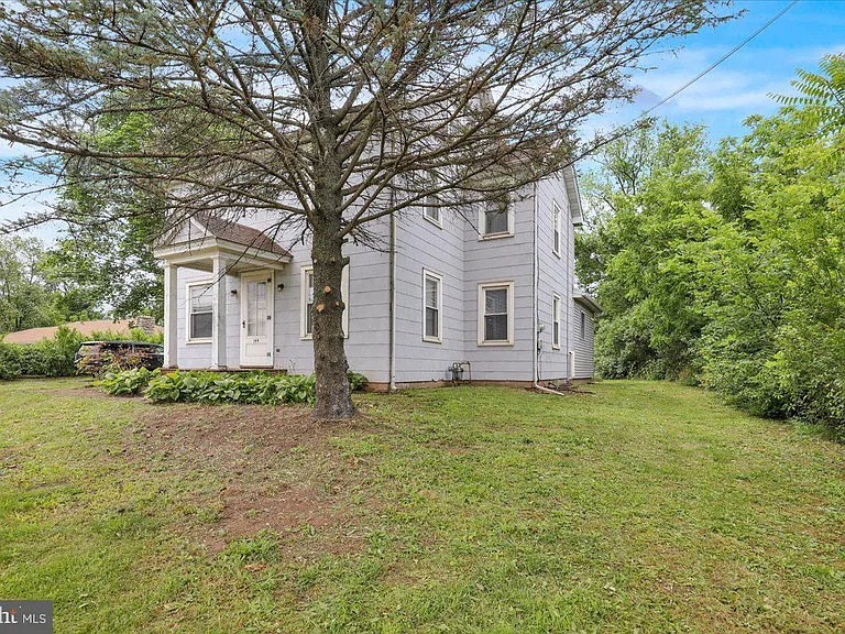 144 E Baumstown Rd — Photo 4