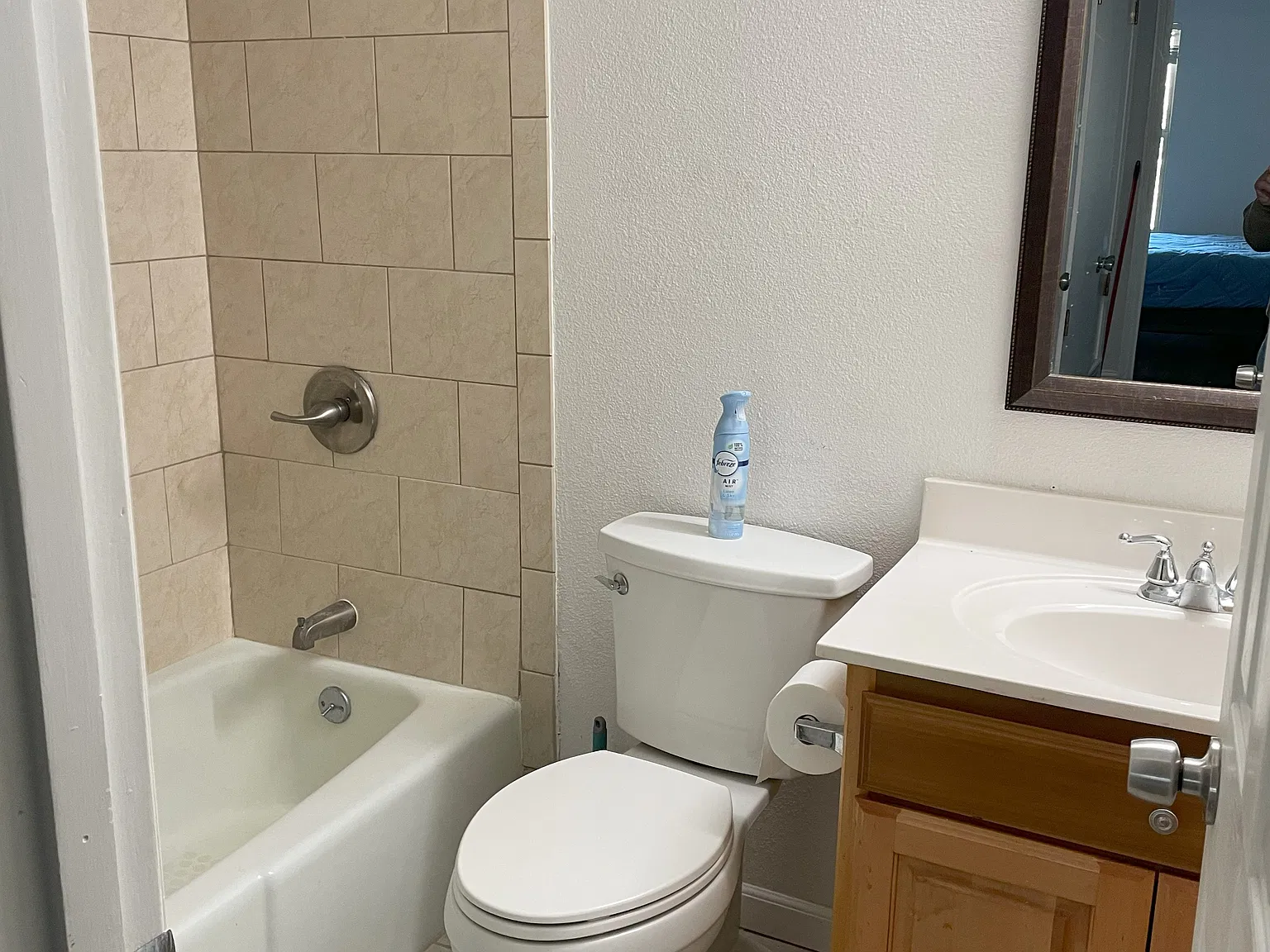 3 bed, 1392 sqft, $2,200 — Photo 3