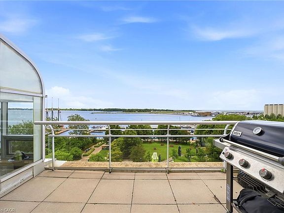 5th image of 460 Queens Quay W #803E