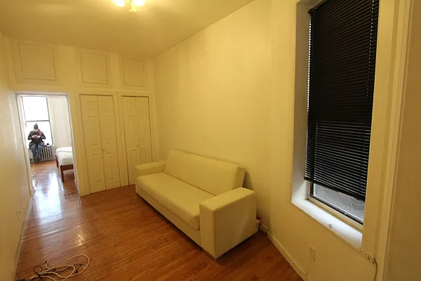 Rented by Robyn Lee, LREB | media 53