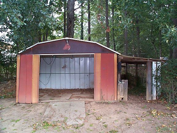 Big shed stays with property