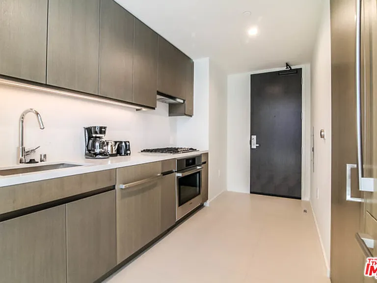 889 Francisco St #905 — Photo 6