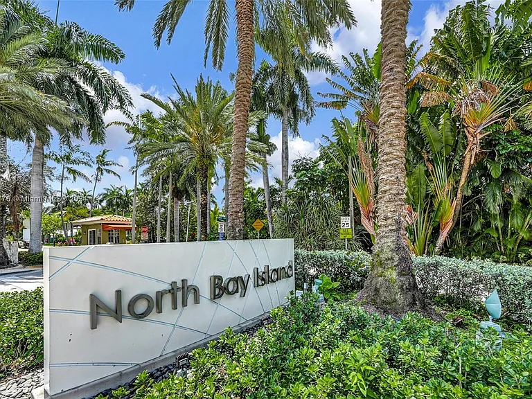 7531 Miami View Dr — Photo 11
