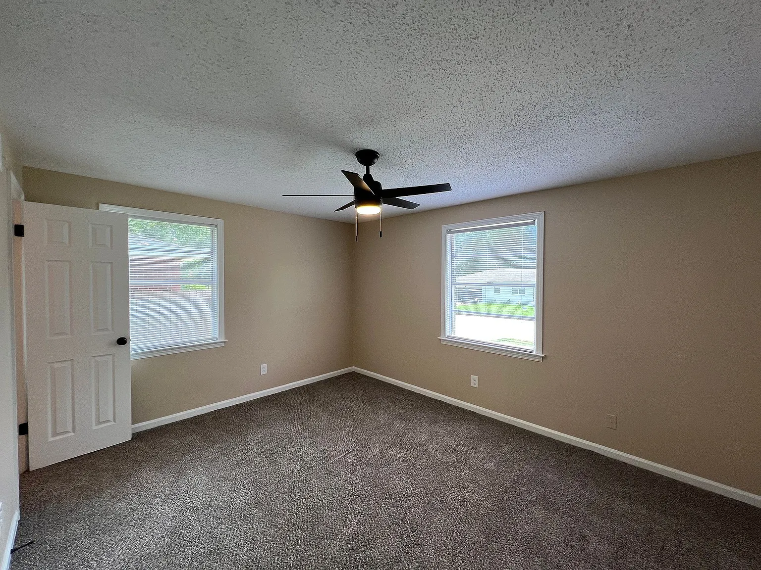 3976 Plymouth Ave N — Photo 2