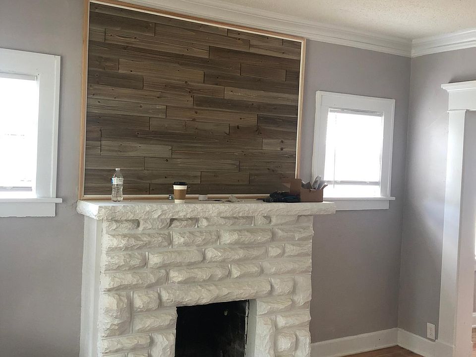 Accent piece completes the floors and entertainment area