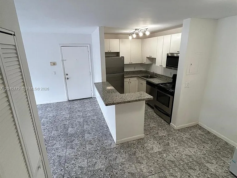 10765 Cleary Blvd #109 — Photo 5