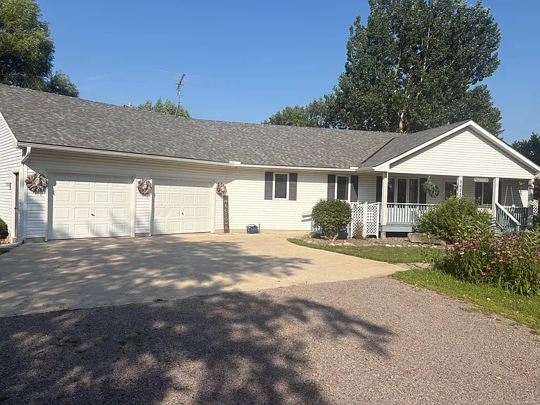 5625 Tacoma Ave — Photo 2