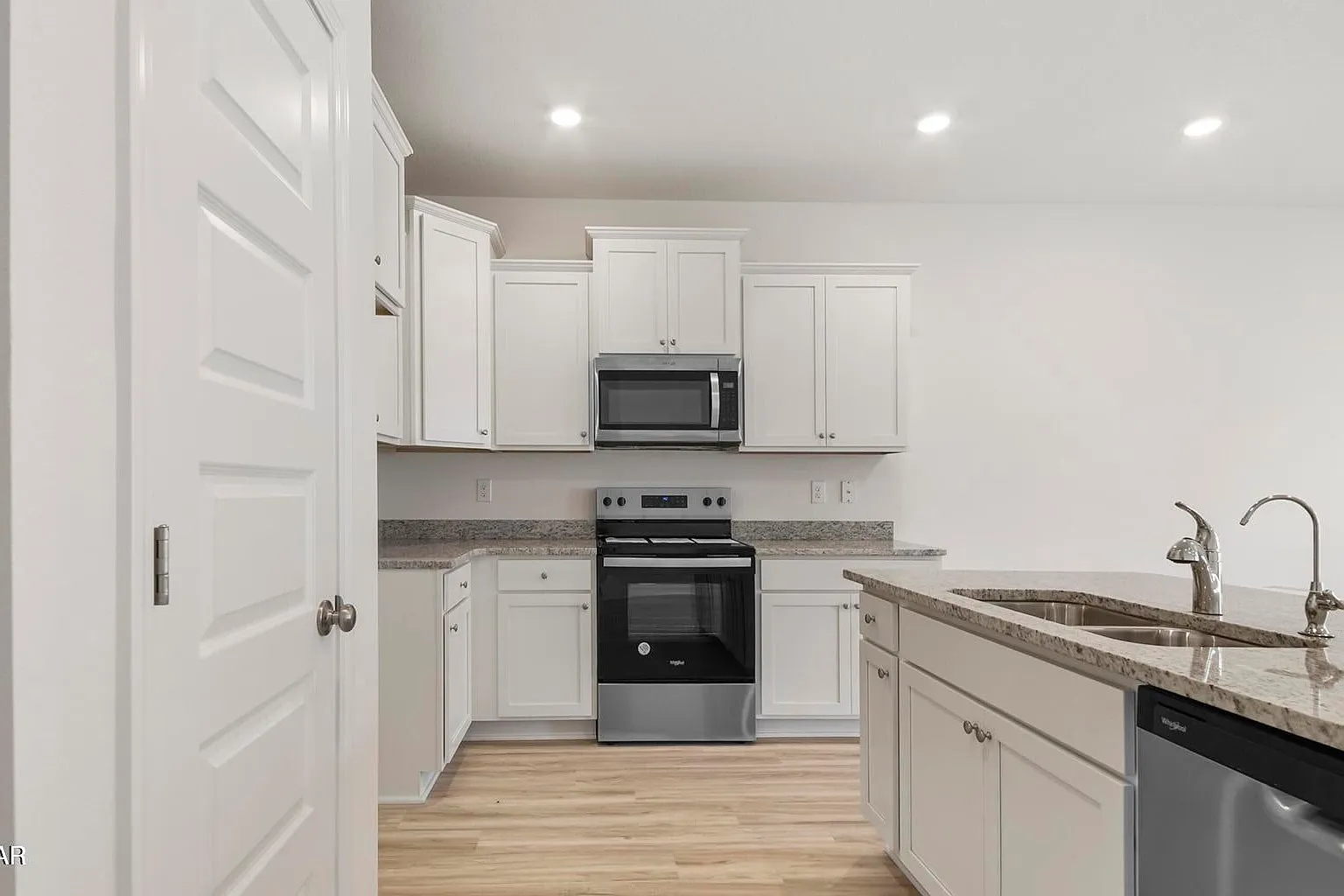 3 bed, 2.5 bath, 1489 sqft, $2,100 — Photo 1