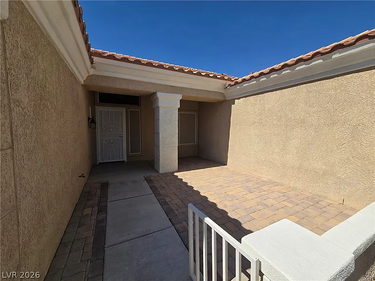 10309 Longwood Dr — Photo 9