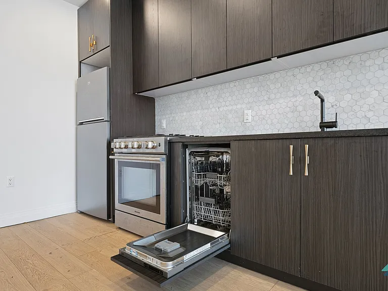 875 4th Ave #819 — Photo 4