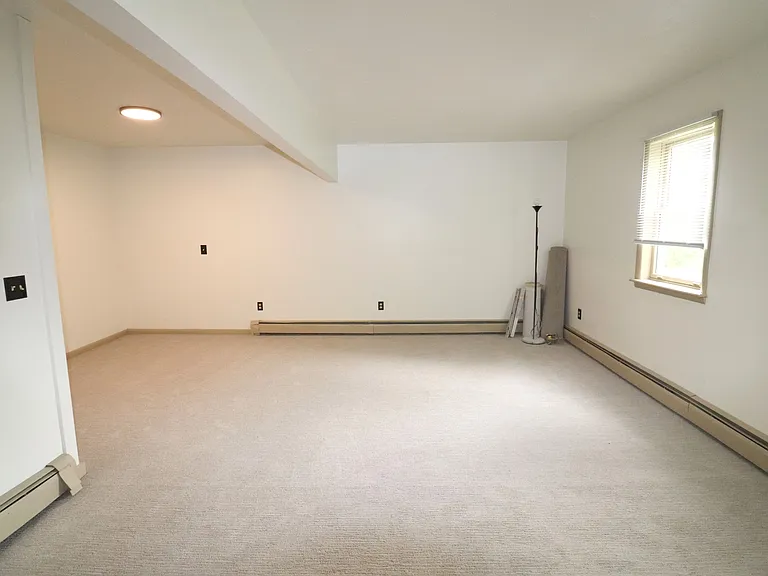 1752 Heilmandale Rd #W — Photo 7