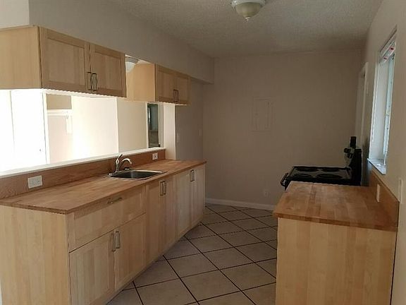4th image of 306 SW 10th St