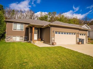 3337 Ridgeline Dr SE, Rochester, MN 55904