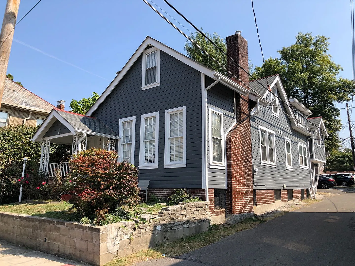 Renovated House Central Campus OSU ! 3 Baths, Close to High Street — Photo 1