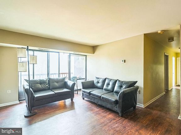 5th image of 15708 Dorset Rd APT 203