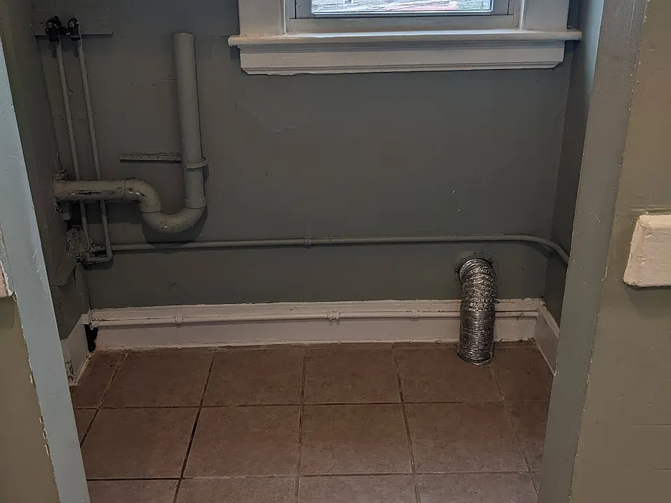 LAUNDRY AREA