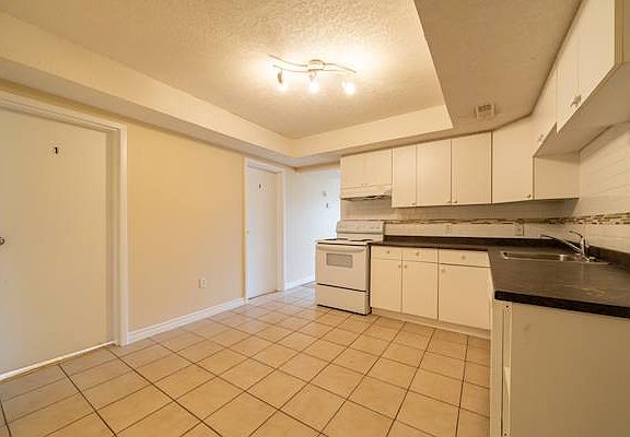 5th image of 331 Spruce St #D
