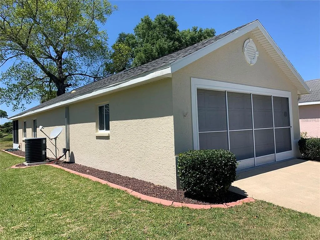 2 bed, 2.0 bath, 1061 sqft, $2,000 — Photo 3