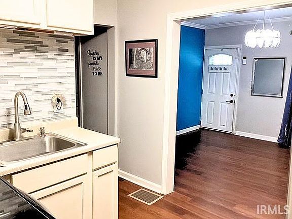 5th image of 2419 Mars Hill St