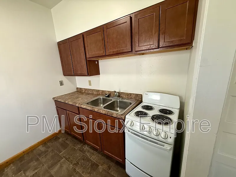 1 bed, 1.0 bath, 725 sqft, $695 — Photo 1