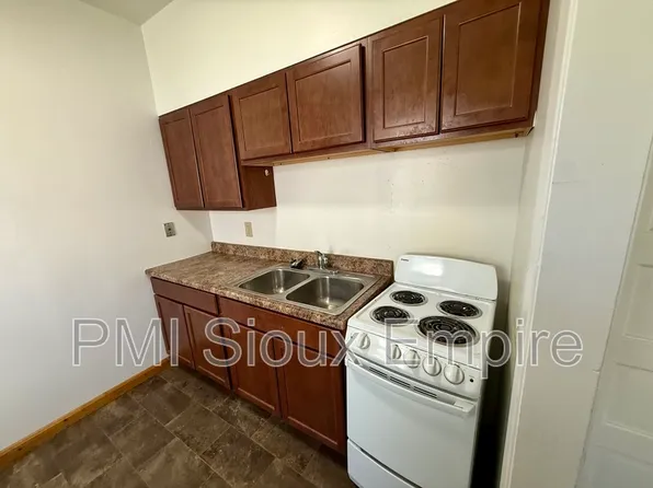 133 S Summit Ave #2, Sioux Falls, SD 57104