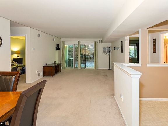 4th image of 61 Mount Kemble Ave APT 306