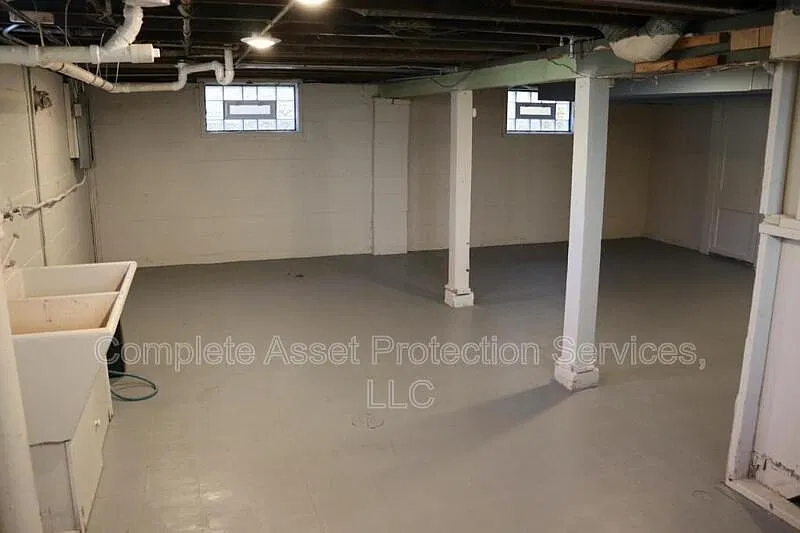 3 bed, 1.5 bath, 1332 sqft, $1,650 — Photo 4