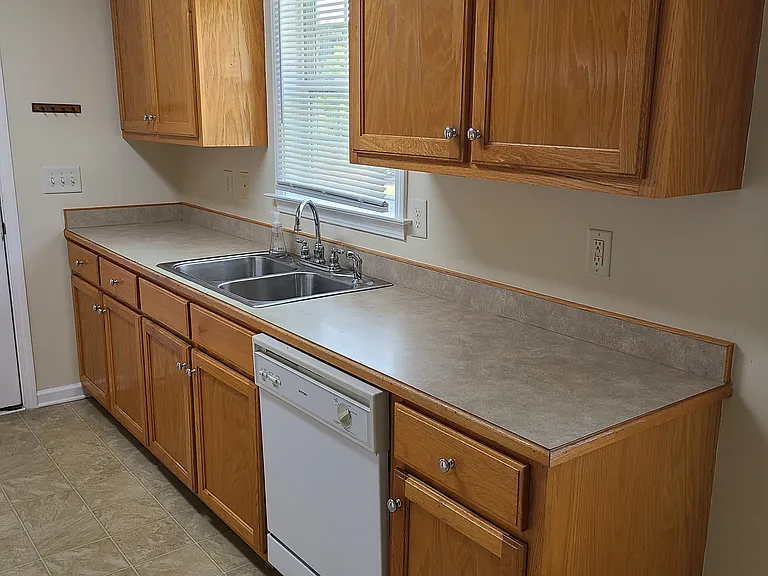 702 Smith St — Photo 7