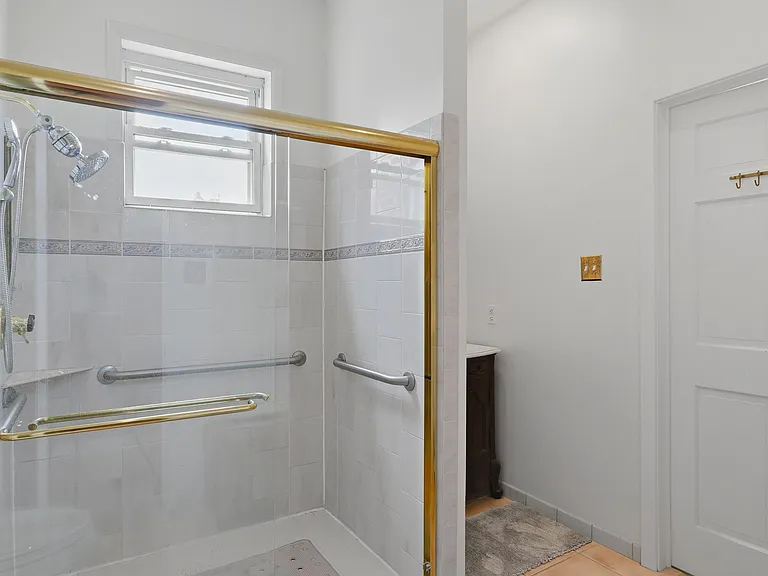 404 N Shields Ave — Photo 21
