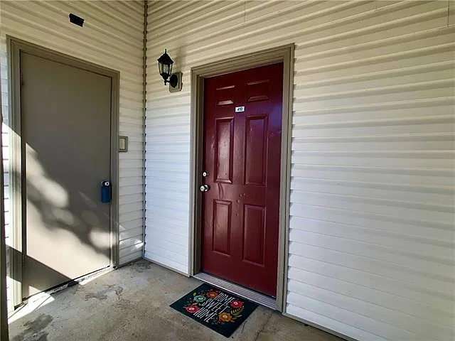 410 Parkview Blvd #410 — Photo 9