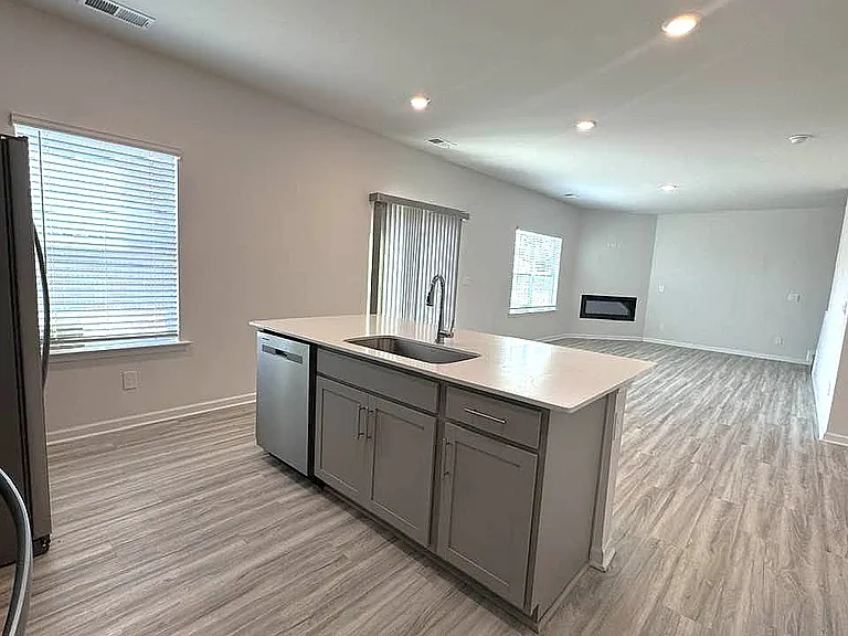 7898 Old Brook Rd — Photo 5