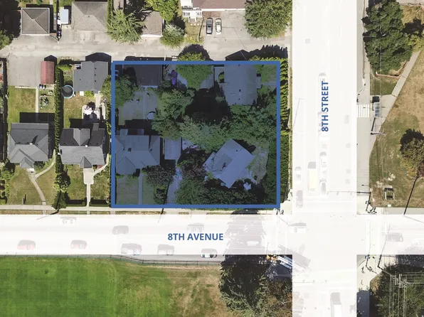 802 & 806 8th St, New Westminster, BC V3M 3P1