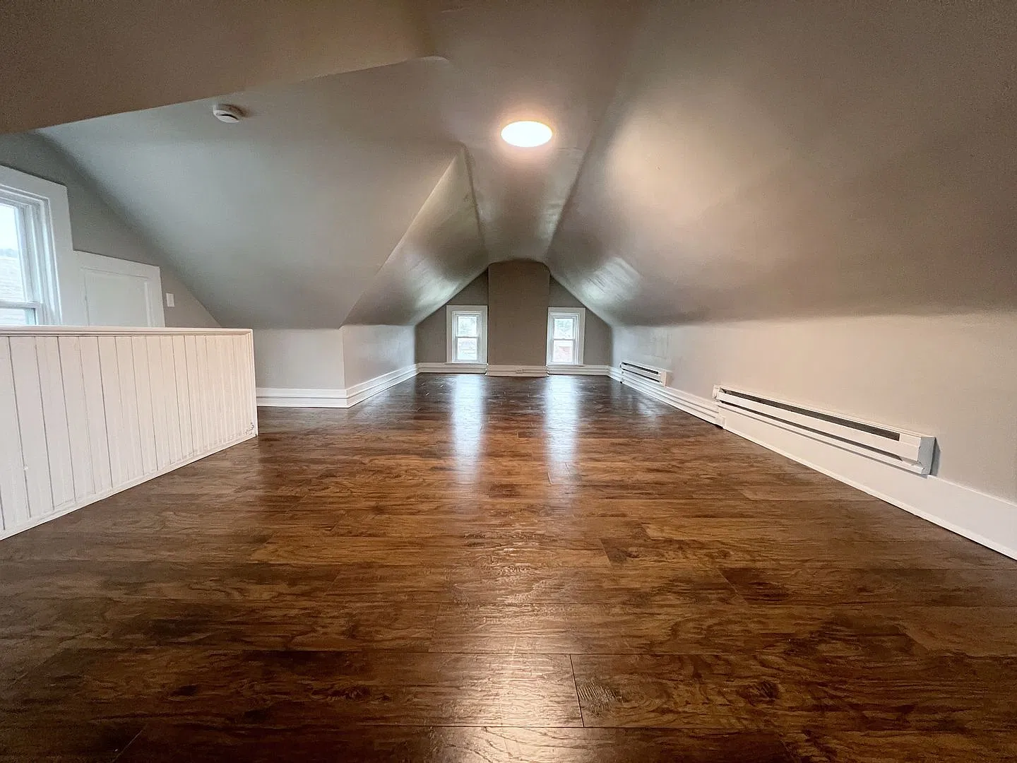 Clean 2BR Mckees Rocks - Ready Now — Photo 3