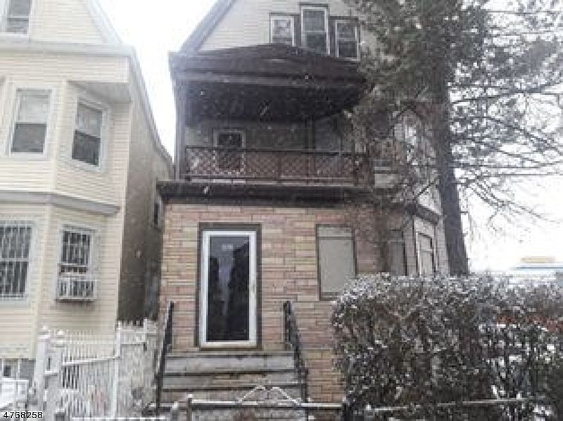 1st image of 163 N 15th St
