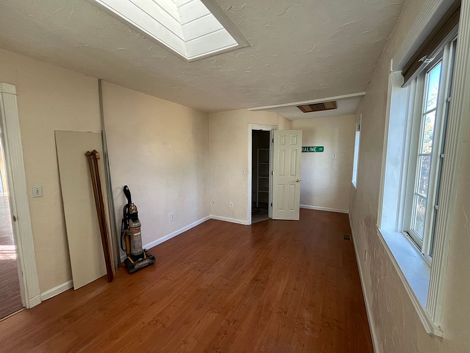 1st image of 107 S Coraline St