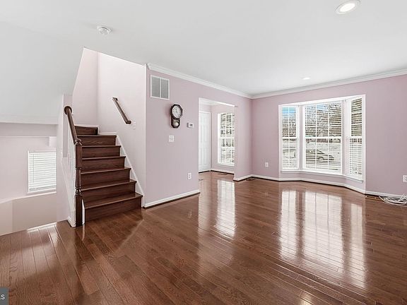 2nd image of 1 Rumsford Ct