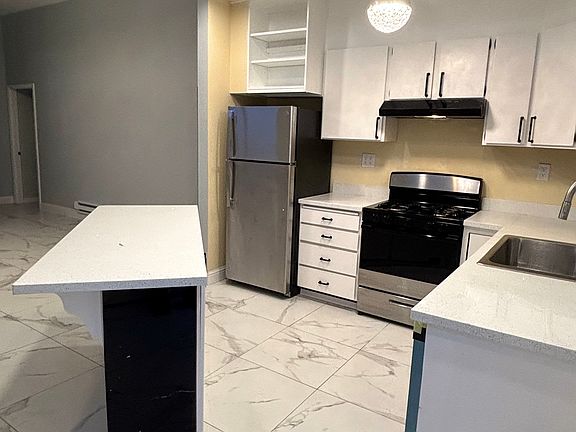 2nd image of 308 Richmond Ave APT C