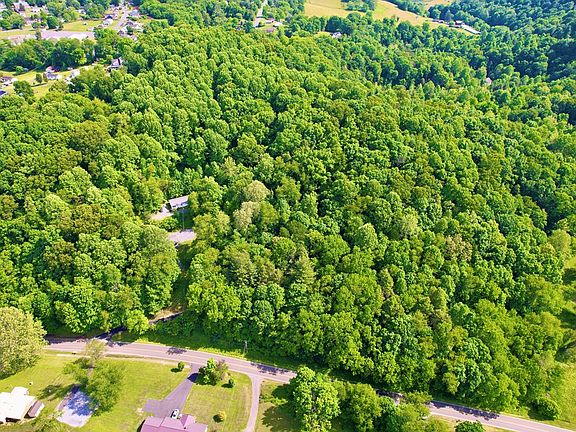 4th image of Harris Ln