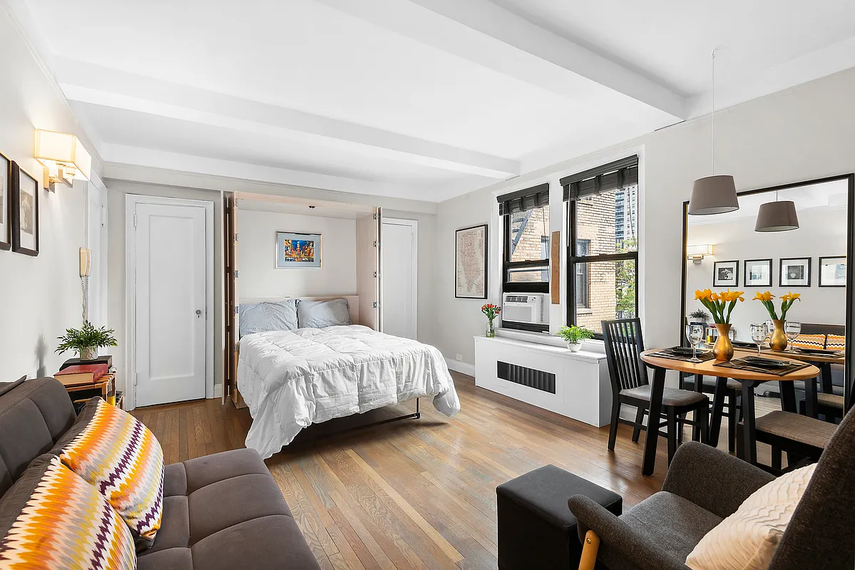 321 East 54th St Unit 8D  