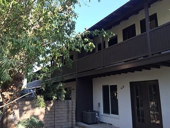 2nd image of 376 N Hollywood Way