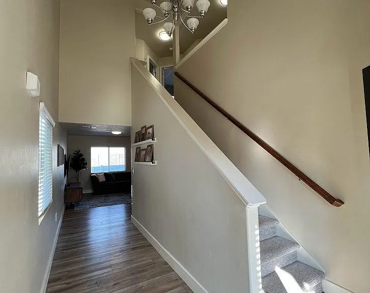 1043 N 740 W — Photo 2