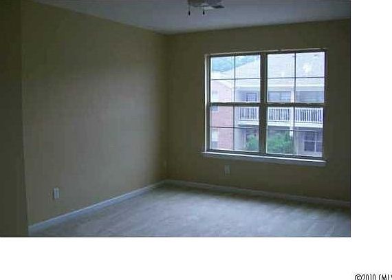 5th image of 7321 Michaels Landing Dr