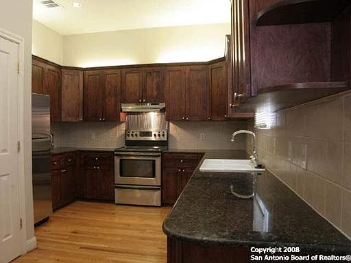 5th image of 225 E Mulberry Ave #2