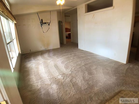 2nd image of 1045 Bannock Ave